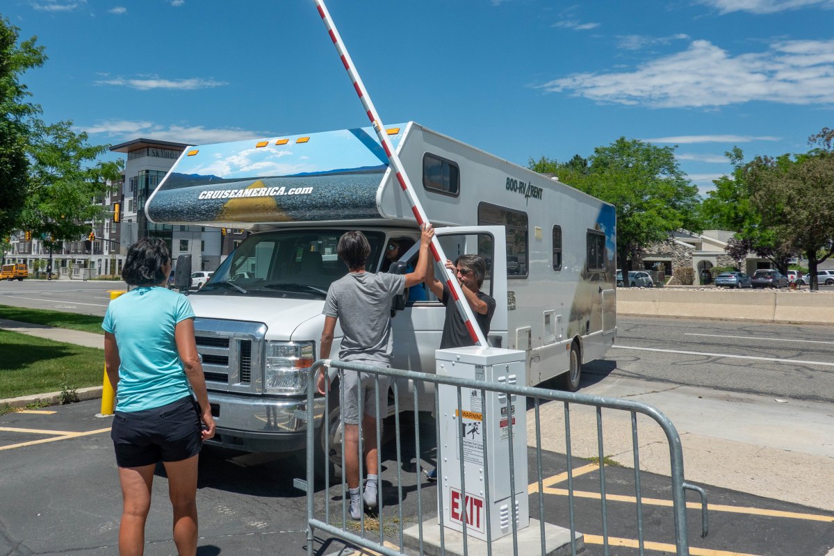 RV Life Part II: Driving, Sleeping, and the Godawful Stenches that make you&nbsp;Sick